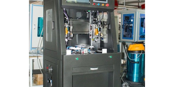 為什么要使用半自動(dòng)鎖螺絲機(jī)？-堅(jiān)豐股份